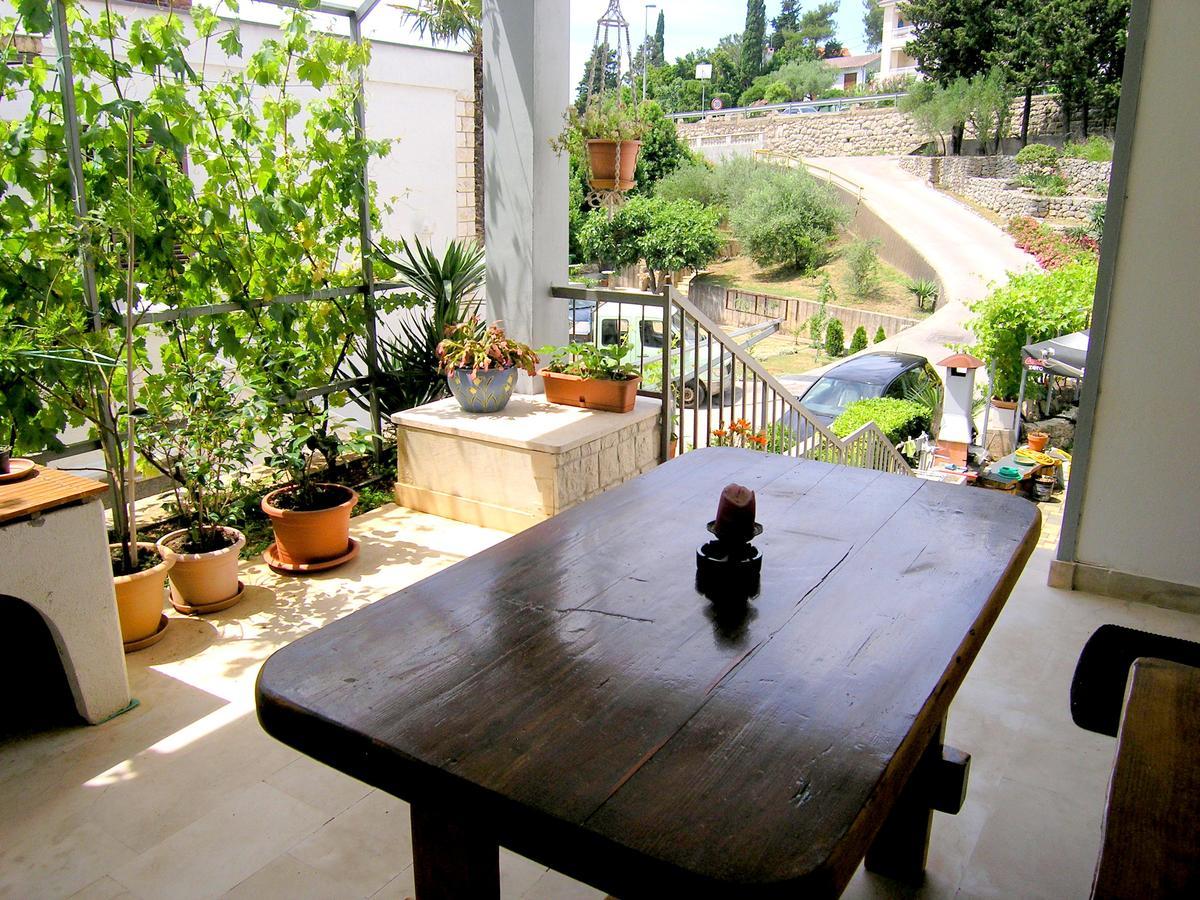 Apartmani Iskra Кърк Екстериор снимка