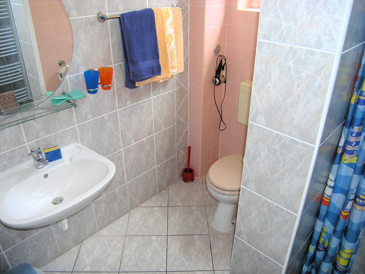 Apartmani Iskra Кърк Екстериор снимка